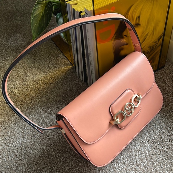 Guess ToteBag - Picture 1 of 9